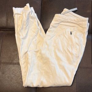 Women’s Jaanuu scrub pants (stone)